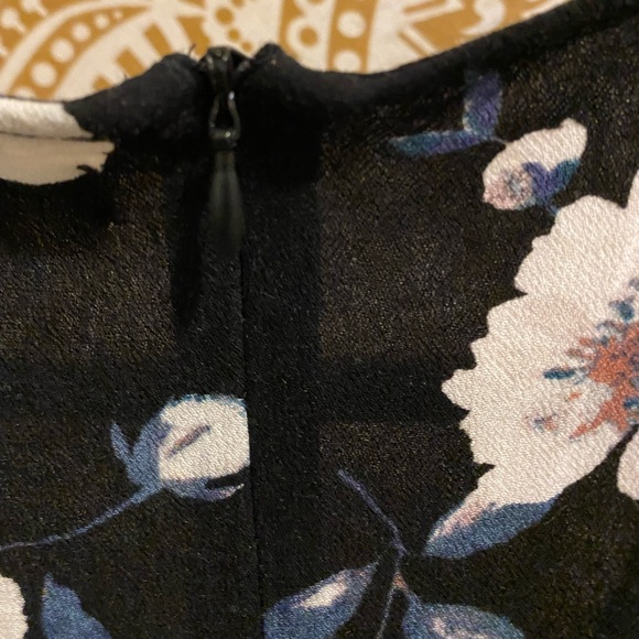 Kendall and Kylie, small, black floral romper - Picture 5 of 6